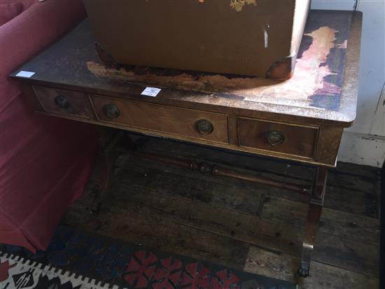 Mahogany writing table(-)